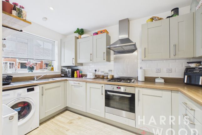 5 Tarecroft Way, Rivenhall, Essex photo 3