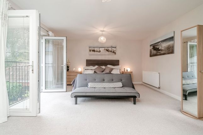 3 Farington Lodge Gardens, Leyland photo 3