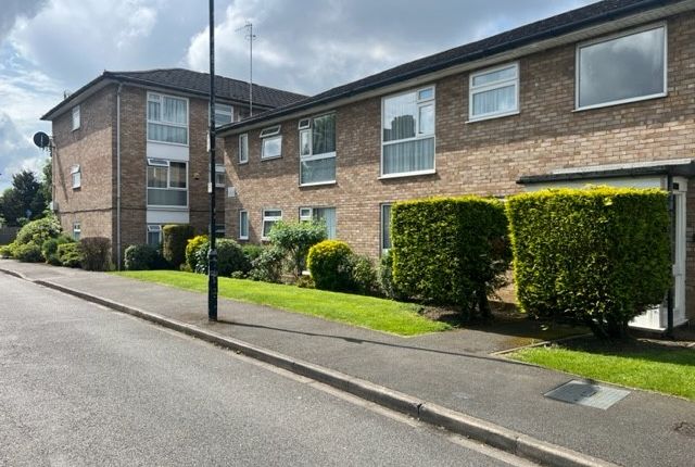 Flat to rent in Nigel Close, Northolt
