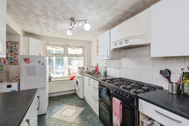 38, Colgate Crescent, Greater Manchester photo 4