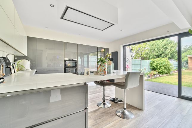 1313549-4-6855800...