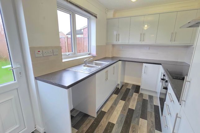 4, Larch Way, Sleaford photo 2