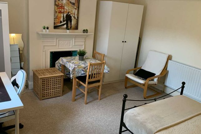 Thumbnail Room to rent in Farnham Road, Onslow, Guildford