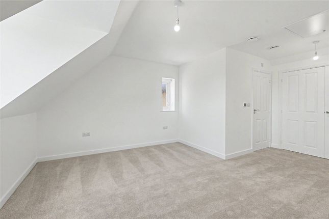 16, Vernal Close, Northampton photo 3