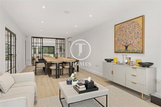 1, Edgeworth Crescent, London photo 2
