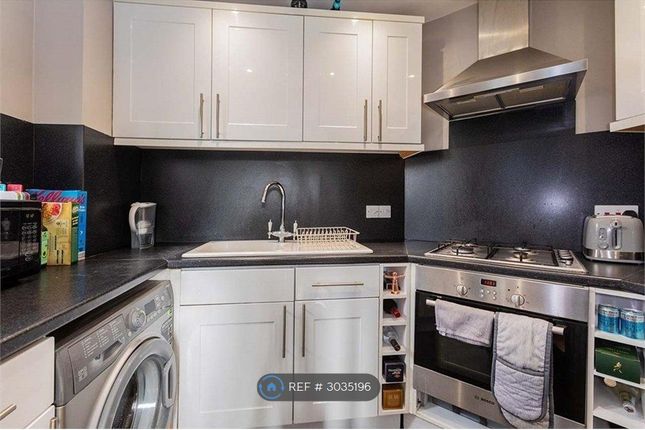 A Osprey Close, West Drayton photo 2