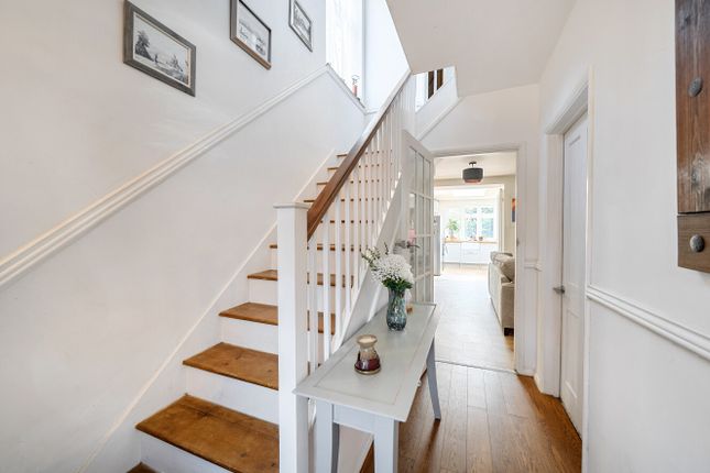 47 Harris Road, Watford photo 3