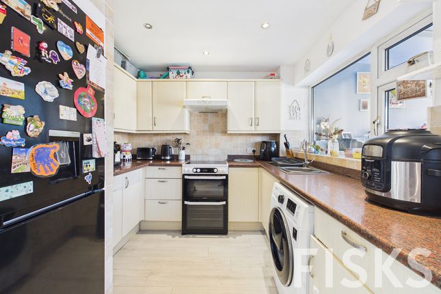 22, Chiltern Approach, Canvey Island photo 4