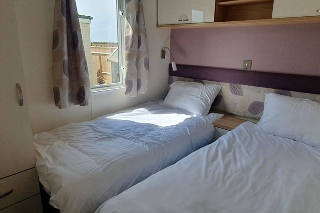 Orchard Views Holiday Park, Burmarsh Road, Romney Marsh photo 5