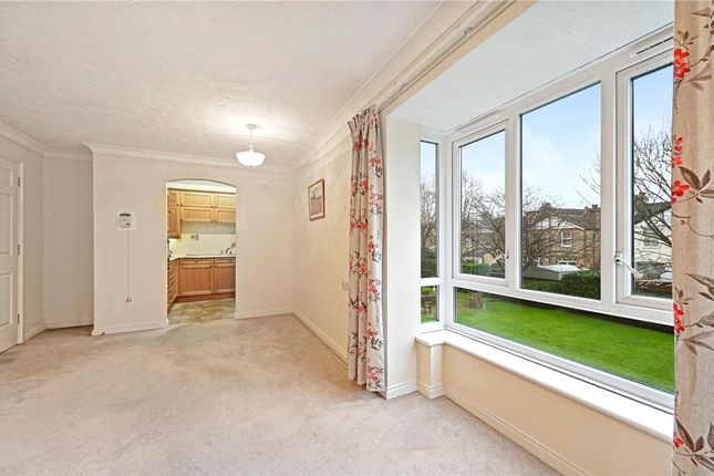 Flat for sale in Kingsway, North Finchley