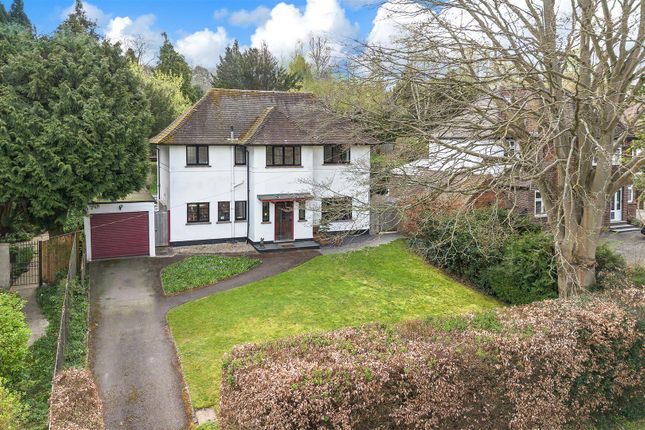 Thumbnail Detached house for sale in Old Oak Avenue, Chipstead, Coulsdon