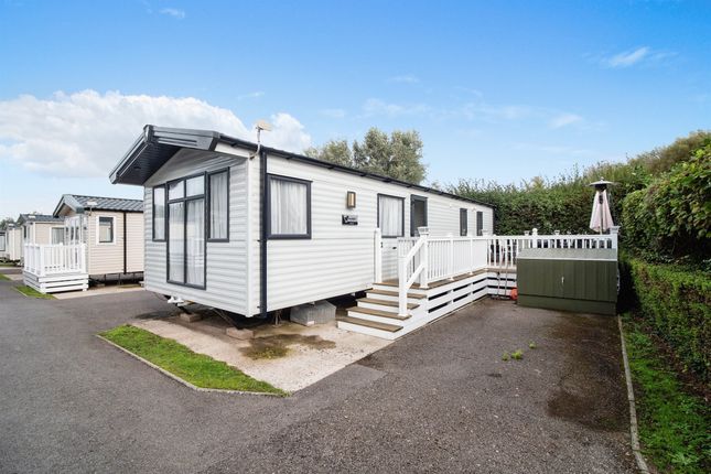 Thumbnail Mobile/park home for sale in Bowleaze Coveway, Weymouth