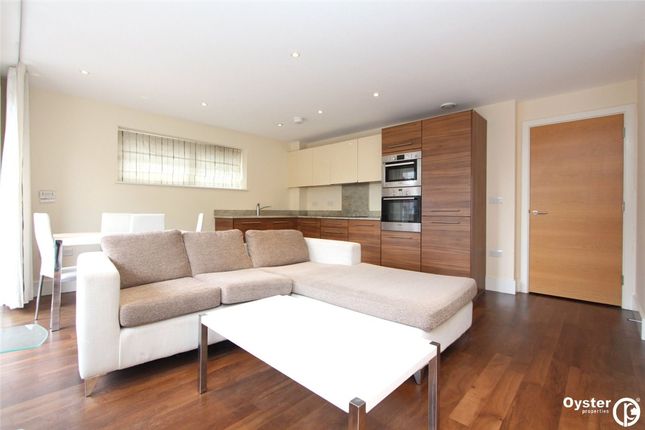 Flat to rent in Unwin Way, Stanmore