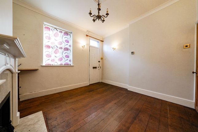 5 Main Street, Leicester photo 3