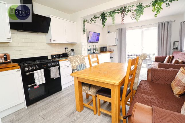 17, Highmill Avenue, Mexborough photo 3