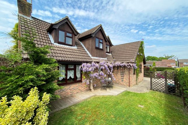 Thumbnail Detached house for sale in Bolhinton Avenue, Pooks Green, New Forest