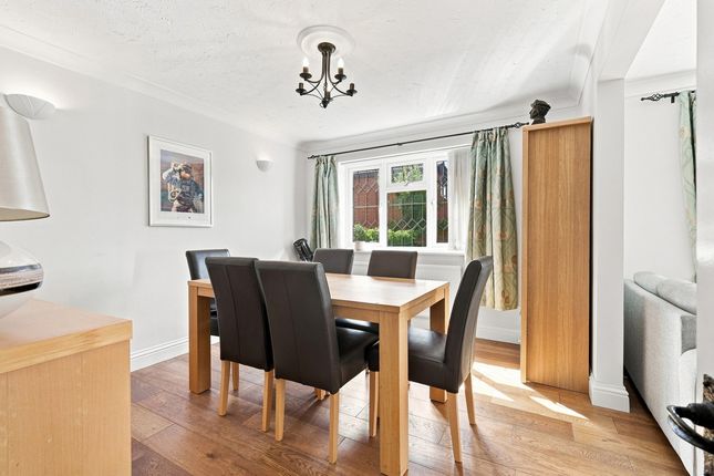 5, Elmhurst Avenue Benfleet, Benfleet photo 4