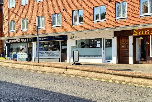 Retail premises to let in High Street, Godalming