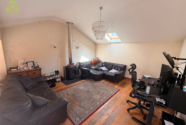 Gardeners Cottage, Milford Powys, Newton photo 2