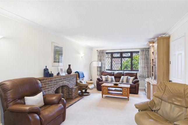2, Weston Grove, Surrey photo 3