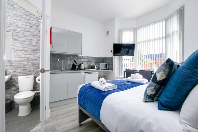 Shared accommodation to rent in Gillott Road, Birmingham