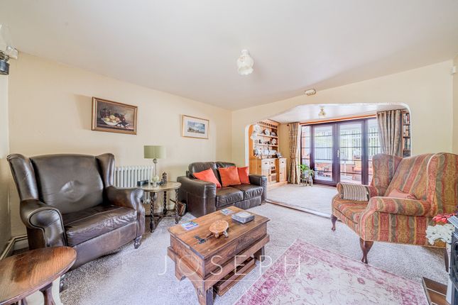 21 Manningtree Road, Ipswich photo 2
