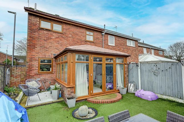 10, Parkland Drive, Great Yarmouth photo 2