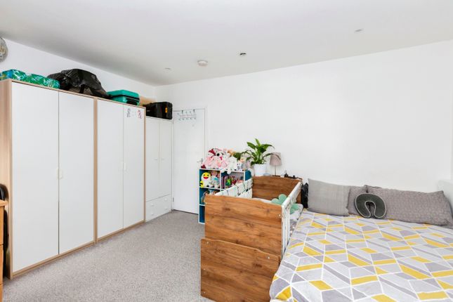 Terraced house for sale in Park Avenue, Barking