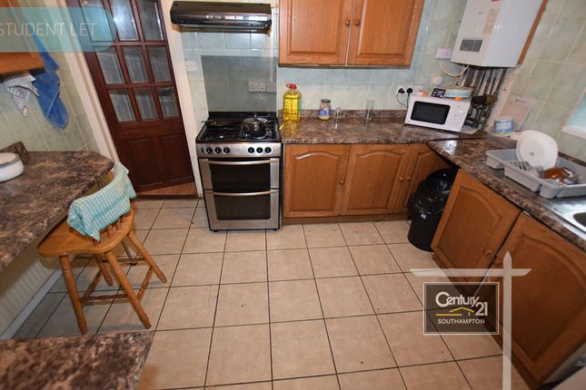 Semi-detached house to rent in |Ref: R200242|, Sandhurst Road, Southampton
