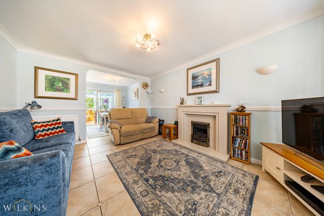 16, Salcombe Close, Warwickshire photo 2