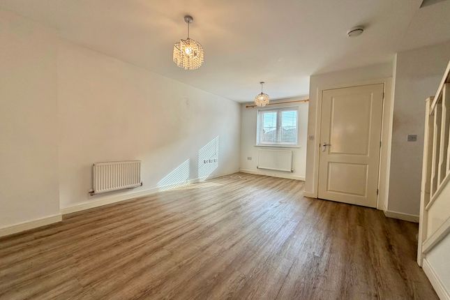 17 Barnett Way, Lydney photo 4