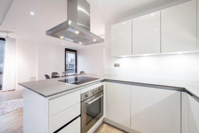 9 Green Lanes, London photo 3