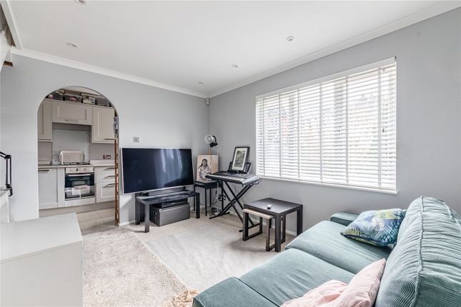 47, Eyston Drive, Surrey photo 4