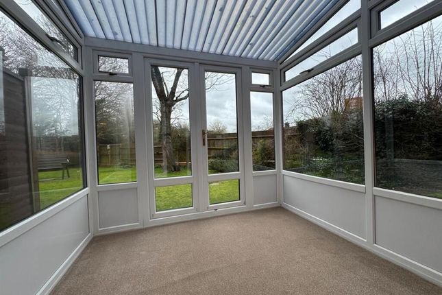 27, The Lawns, Stevenage photo 5