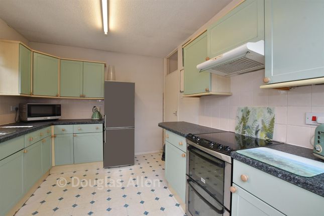 90, Nevendon Road, Wickford photo 3