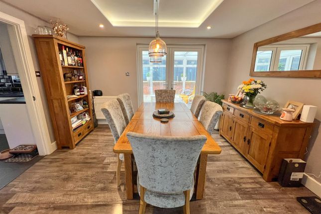 56, The Oak Field, Cinderford photo 4