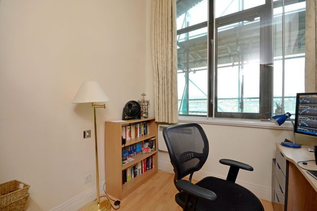 Prescot Street, Aldgate photo 3