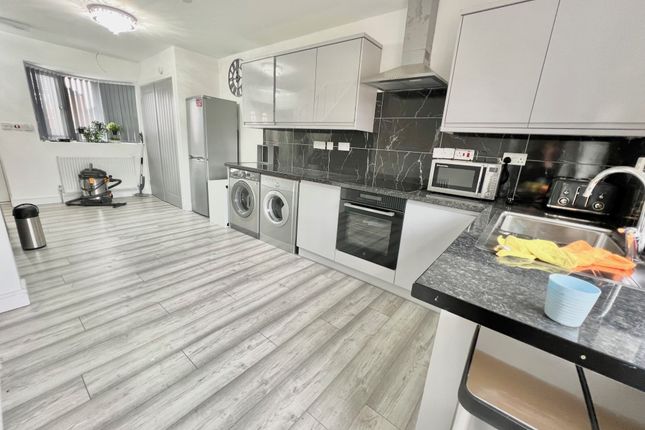 Room 5, Wednesbury photo 5
