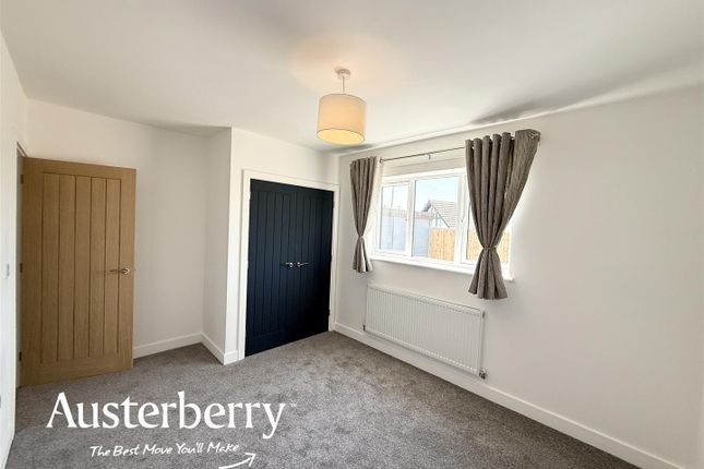 10, Mayneford Place, Stoke-On-Trent photo 5