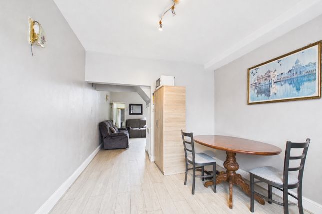 *AD ONLY* 34 Moat Road, Leicester photo 3