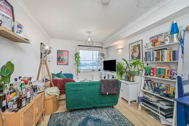 47, Evan Cook Close, London photo 3