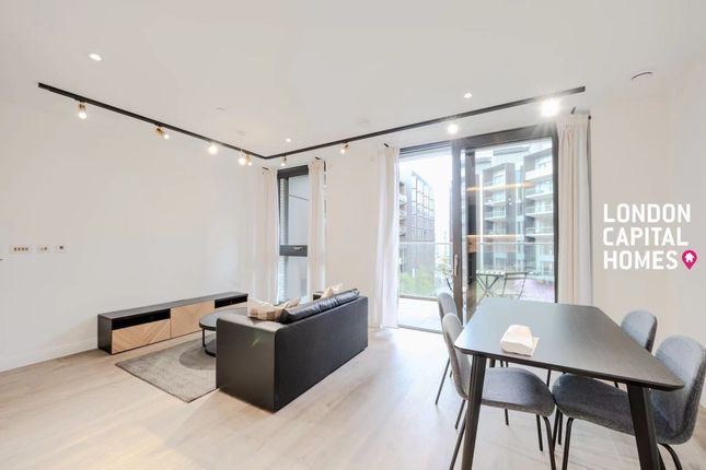 Thumbnail Flat to rent in Rm/317 Siena House, London