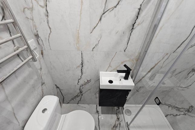 40a, Rosebank Road, London photo 3