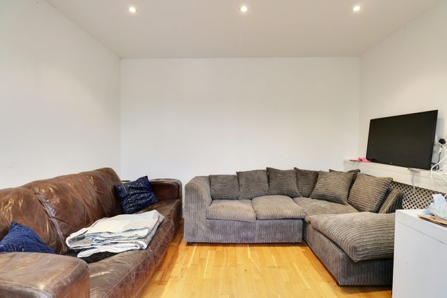 32 Cleve Road, Sidcup, Kent photo 5