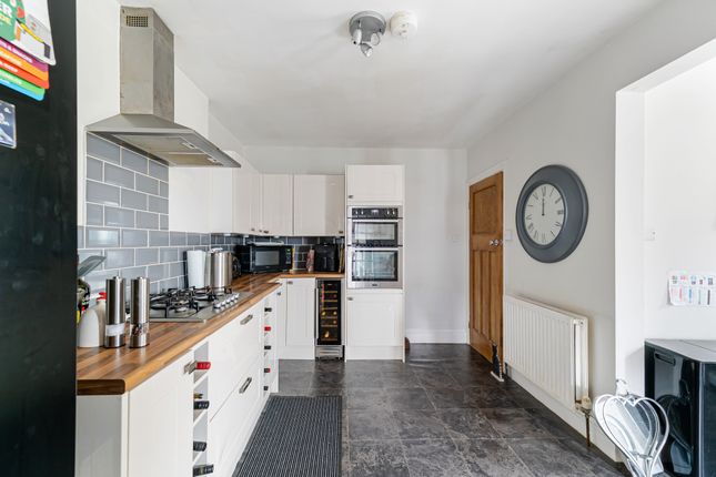 7 Farm Road, Milton, Weston s Mare photo 3