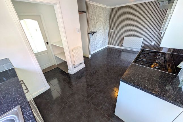 26, Green Crescent, Selston, Nottinghamshire photo 5
