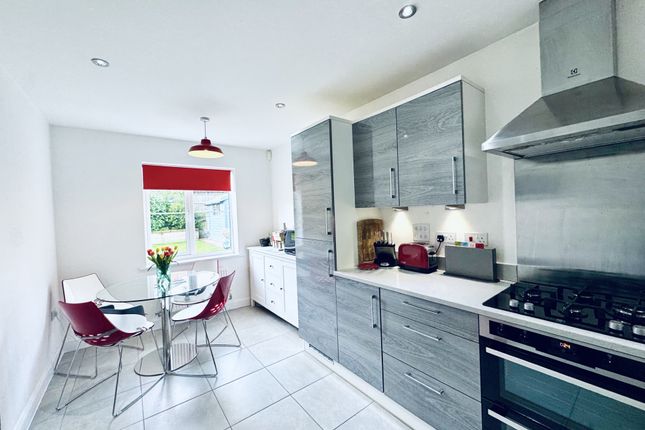 5, The Orchard, Hartley Wintney photo 4