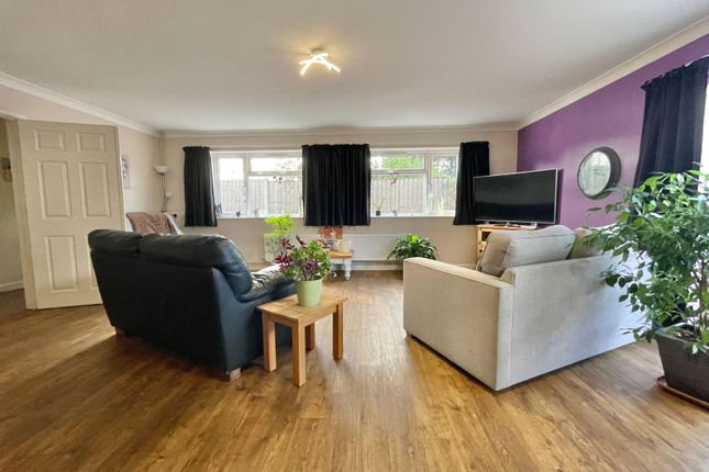 9, Nursery Drive, March photo 3