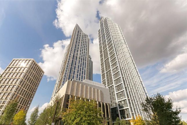 2-bed flat on River Park Tower, Nine Elms Lane, London, £5,700/mo