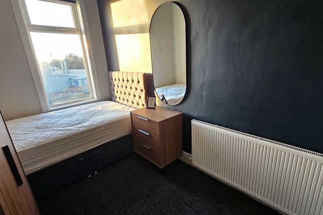 193, Parrin Lane, Eccles photo 4